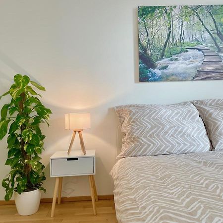 דירות וינה Bright Modern Flat With Balcony מראה חיצוני תמונה